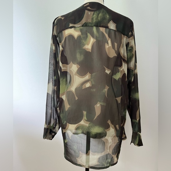 Printed long sleeve sheer top - Picture 3 of 3